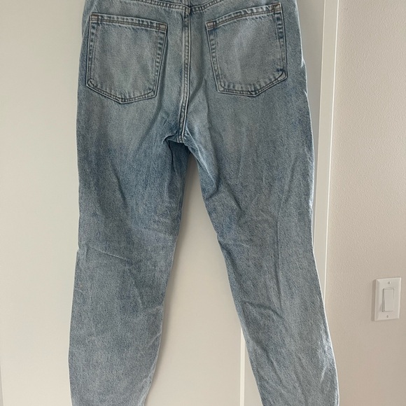 Good American Jeans Distressed Straight Leg - Picture 2 of 4
